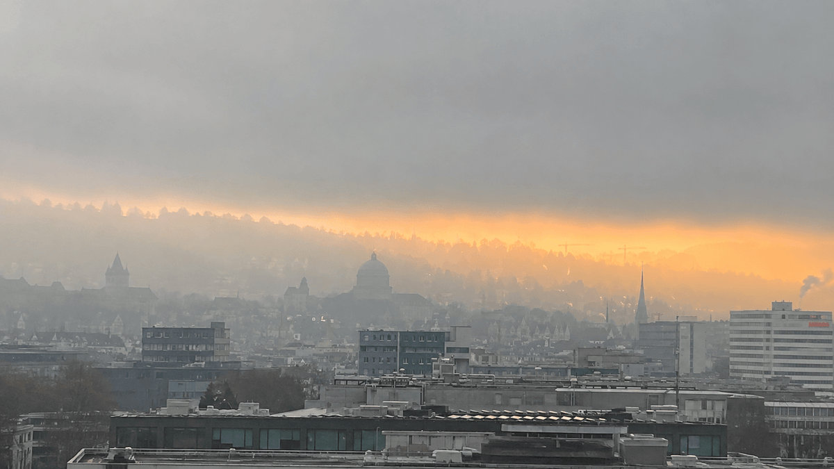 City Notes from Zurich — 04: Where the Light Waits - Off White & Wood - est. 2026