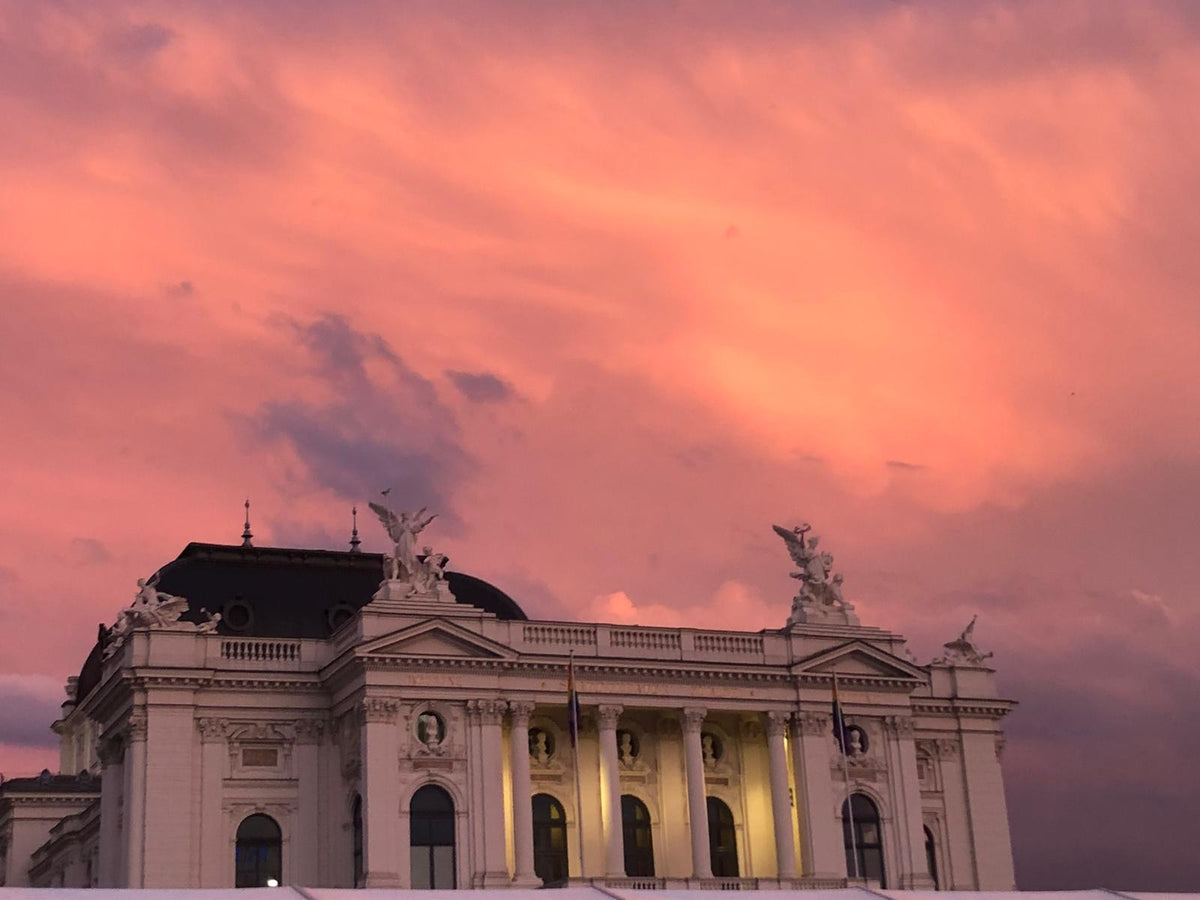 Sunset Notes from Zurich — 04: When the Sky Turns Red - Off White & Wood - est. 2026