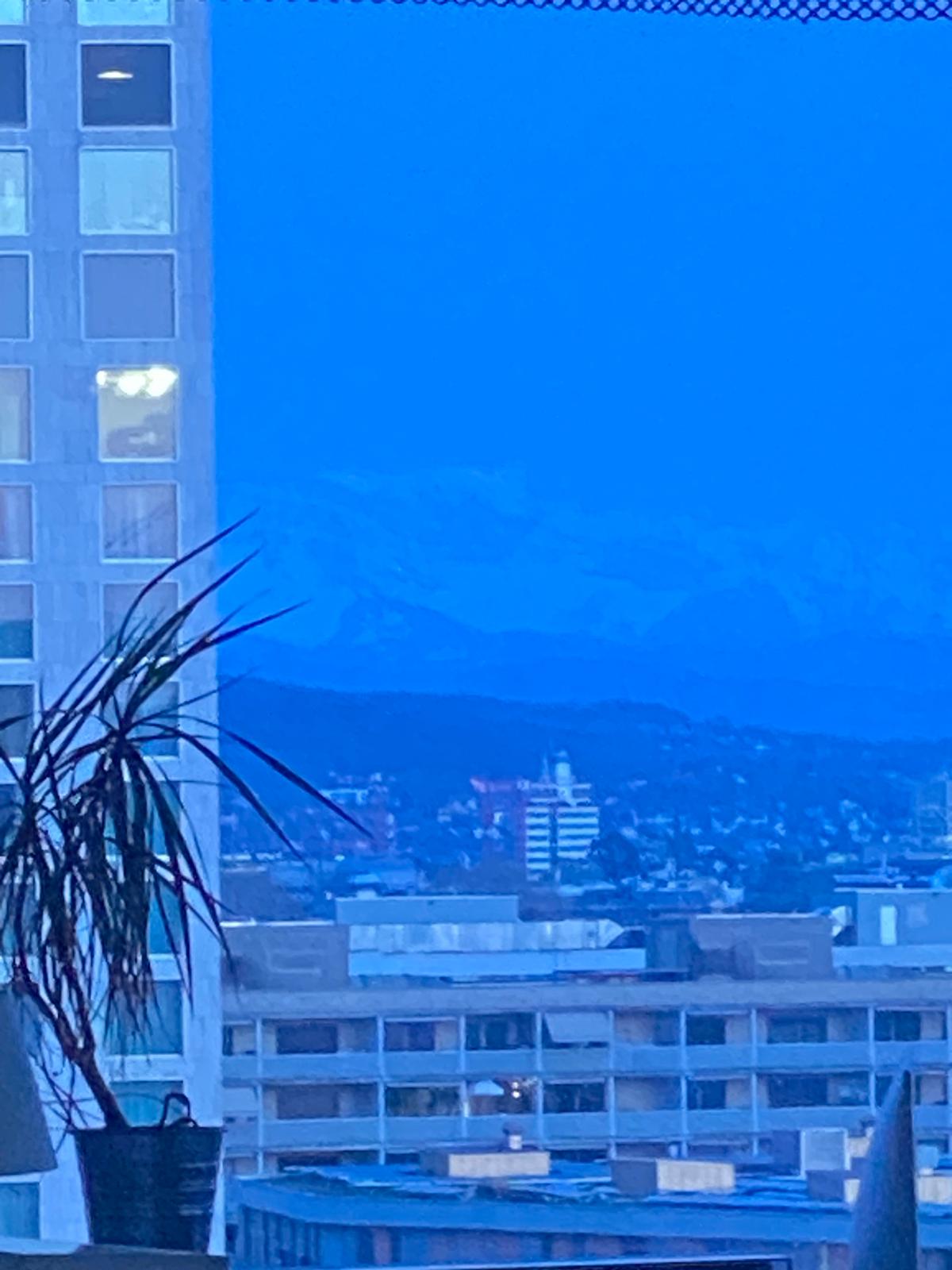 Blue Hour Notes from Zurich — 01: Where the Day Begins - Off White & Wood - est. 2026